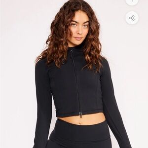 Cream Yoga black cropped zip up jacket